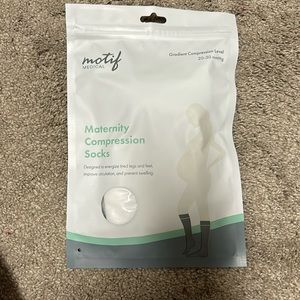 Motif medical compression socks